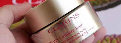 С пометкой 60+. Clarins Nutri-Lumière - питательный уход за лицом, придающий сияние зрелой коже
