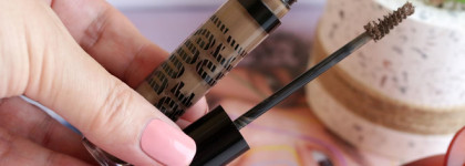 Профессионалы MAC для оформления бровей - Eye Brows Styler и Eye Brows Big Boost Fibre Gel в оттенке # brunette