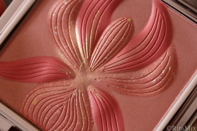Sisley L'Orchidee Corail highlighter blush with white lily # 3 - румяна-хайлайтер с белой лилией и чудесным летним оттенком