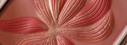 Sisley L'Orchidee Corail highlighter blush with white lily # 3 - румяна-хайлайтер с белой лилией и чудесным летним оттенком