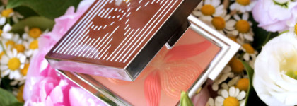 Sisley L'Orchidee Corail highlighter blush with white lily # 3 - румяна-хайлайтер с белой лилией и чудесным летним оттенком