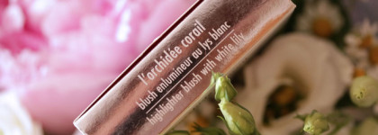 Sisley L'Orchidee Corail highlighter blush with white lily # 3 - румяна-хайлайтер с белой лилией и чудесным летним оттенком