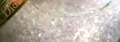 Новогодний Dior Diorific Glittery Top Coat # 001 Golden Snow из рождественской коллекции Dior Golden Nights Holiday 2020 Collection