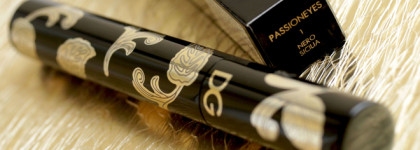 Тест туши для ресниц Dolce&Gabbana Passioneyes Intense Volume Mascara в оттенке # 1 Nero Sicilia длиною почти в 4 месяца