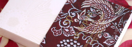 Cle de Peau Beaute Kimono Dream Makeup Collection Holiday 2019. Лимитированная палетка для макияжа глаз Cle de Peau Beautу Kimono Dream Eye Color Quad # 320 Drapen in Velvet