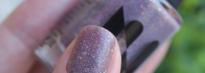 Кое-что для ногтей: лак, топ и жидкость для снятия лака