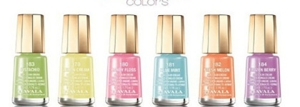 Летний маникюр с лаками Mavala - #183 pistachio, #182 fresh melon и #388 gold cosmic