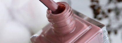 История одного маникюра с лаком Anny, топом Masura и золотой фольгой