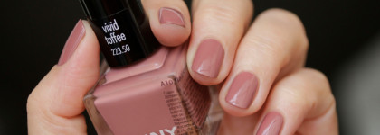 История одного маникюра с лаком Anny, топом Masura и золотой фольгой