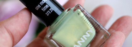 И снова лаки Anny! Нежные оттенки для незабываемого торжества. Бонус: новогодний маникюр