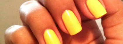 Rimmel 60 seconds №450. Желтый лак