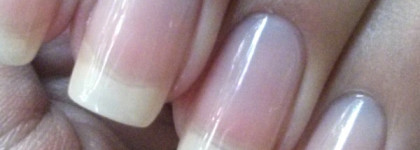 Парочка из обновленной линейки Revlon: базовое покрытие и лак