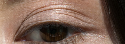 Пробуем жидкие тени: NYX Lid Lingerie Eye Tint 02 Rose pearl и NYX Lid Lingerie Eye Tint matte 19 Iconic