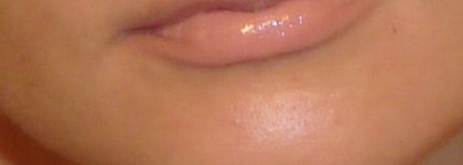 Бежевая помада от Estee Lauder Pure Color оттенок Vanilla Truffle