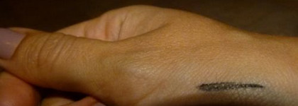 Мой любимый водостойкий карандаш Chanel Stylo Yeux Waterproof № 10 Ebène