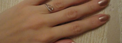 Скромность с "изюминкой" или лак Le Vernis от Chanel #367 Trapeze