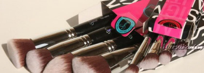 Бюро находок с Sigma Synthetic Essential Kit 8 Brushes, а также пробный образец Sigma Eyeshadow Grasp