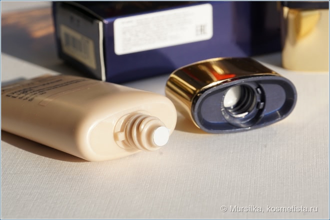 Estee Lauder Double Wear Light Soft Matte Hydra Makeup SPF 10 #1C1 Cool Bone / Сравнение со старой версией