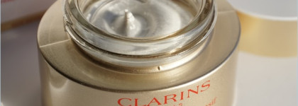 Clarins V-Facial Intensive Wrap Моделирующая маска с дренирующим эффектом