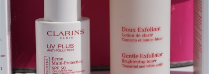 Clarins: Gentle Exfoliator Brightening Toner и Day Screen Multi-Protection SPF 50