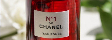 №1 de Chanel L'Eau Rouge Revitalizing Fragrance Mist - свой запах только люкс