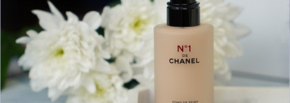 №1 de Chanel Red Camellia Revitalizing Foundation #B20 - восстанавливающий тональный крем-люкс
