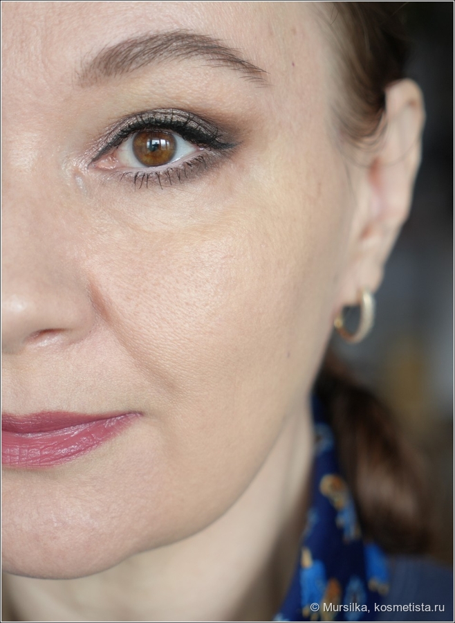 Bobbi Brown Weightless Skin Foundation SPF 15 PA++ (N-042), дневное освещение