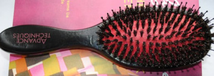 Деревянная щетка для волос Avon Advance Techniques