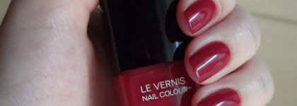 Chanel Le vernis # 533 April, # 535 May