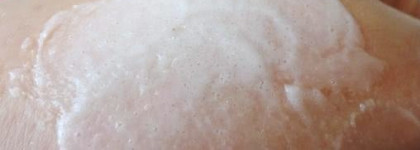 Уход за лицом: скрабы и увлажняющая маска