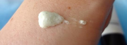 Уход за лицом: скрабы и увлажняющая маска