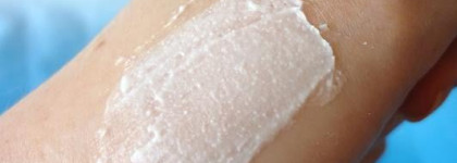 Уход за лицом: скрабы и увлажняющая маска