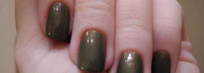 Осенний лак Estee Lauder 26 Metallic Sage