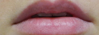 Яркий блеск-бальзам для губ Clarins Colour Quench Lip Balm 15