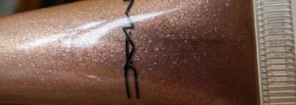 Три сияющих блеска Mac Lipgelee Luxure, Bubble Lounge, Streight To The Head