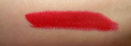 Пуля в арсенале бьютиголика или помада MAC Lipstick Matte в оттенке А 52 Russian Red