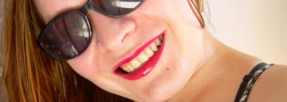 Взрывная вишня в блеске для губ Chanel Levres Scintillantes №176 Crushed Cherry