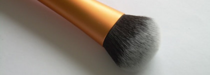 Кисть Real Techniques by Sam and Nic Chapman Expert face brush your base/flawless