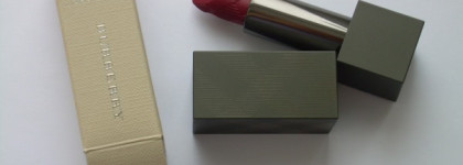 В багрец одетые губы или помада Burberry Lip Velvet Long-Wearing  Lipstick #308 Pink Azalea