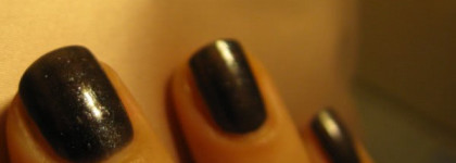 Темная сторона Луны: O.P.I. Baby It’s “Coal” Outside!