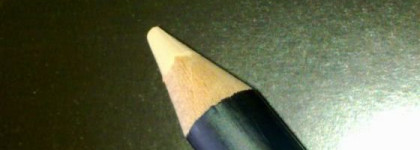 Карандаш для глаз Le Crayon Khol Intense Eye Pencil в нежном бежевом оттенке "Clair" от Chanel