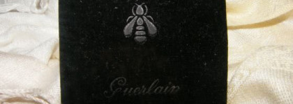 Четырехцветные тени для век от Guerlain Ombre Eclat 4 Shades Eyeshadow из коллекции Рождество 2010