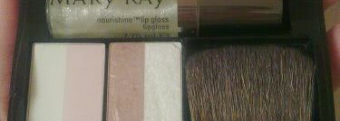 Огни большого города или Блеск для губ Mary Kay NouriShine  Lip Gloss, 7.75 g Звездное сияние/Starry