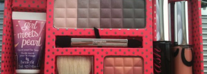 Набор для макияжа Benefit  "I'm glam... therefore I am"  - life of the party...makeup kit