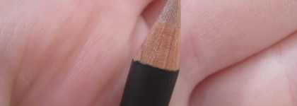 Морская бирюза и  золотое солнце - карандаши из летних коллекций Chanel и Dior