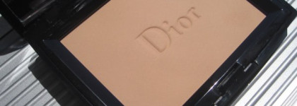 Dior Diorskin Forever Pouder Compact Wear- Extending Invisible Retouch Powder SPF 8, 002 transparent medium