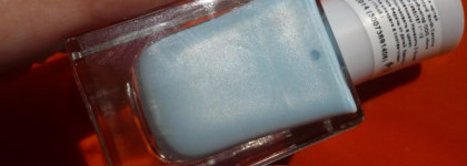 Новинка от Sally Hansen - Лак для ногтей "Smooth&Perfect" Color + Care №06 AIR