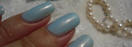 Новинка от Sally Hansen - Лак для ногтей "Smooth&Perfect" Color + Care №06 AIR