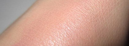 Нежный румянец от МАС Easy Manner powder blush