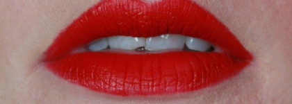 Вельветовая помада Lime Crime Velvetines в оттенке Red Velvet